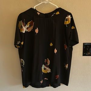 Great condition top. Perfect for day to night